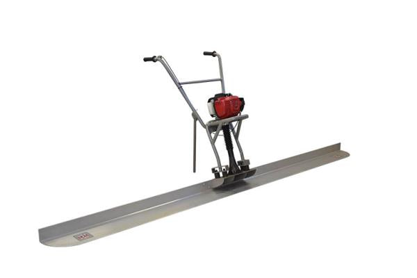 3m HURACAN VIBRATING SCREED - WITH HONDA ENGINE